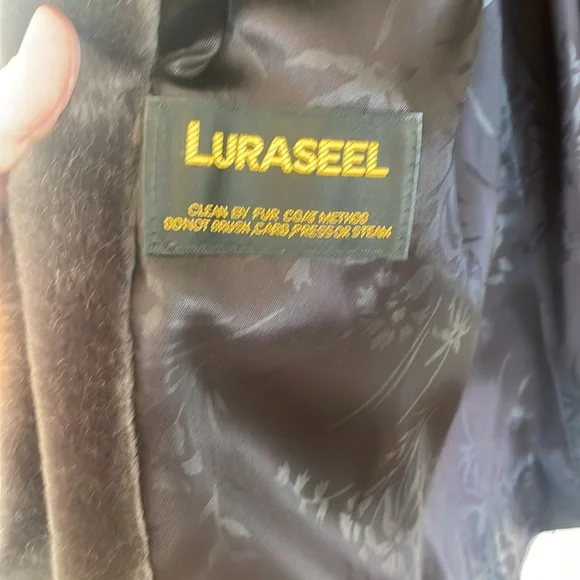 Charcoal vintage faux fur. Two hidden closures, two pockets SZ 10 vintage EUC - Picture 4 of 10